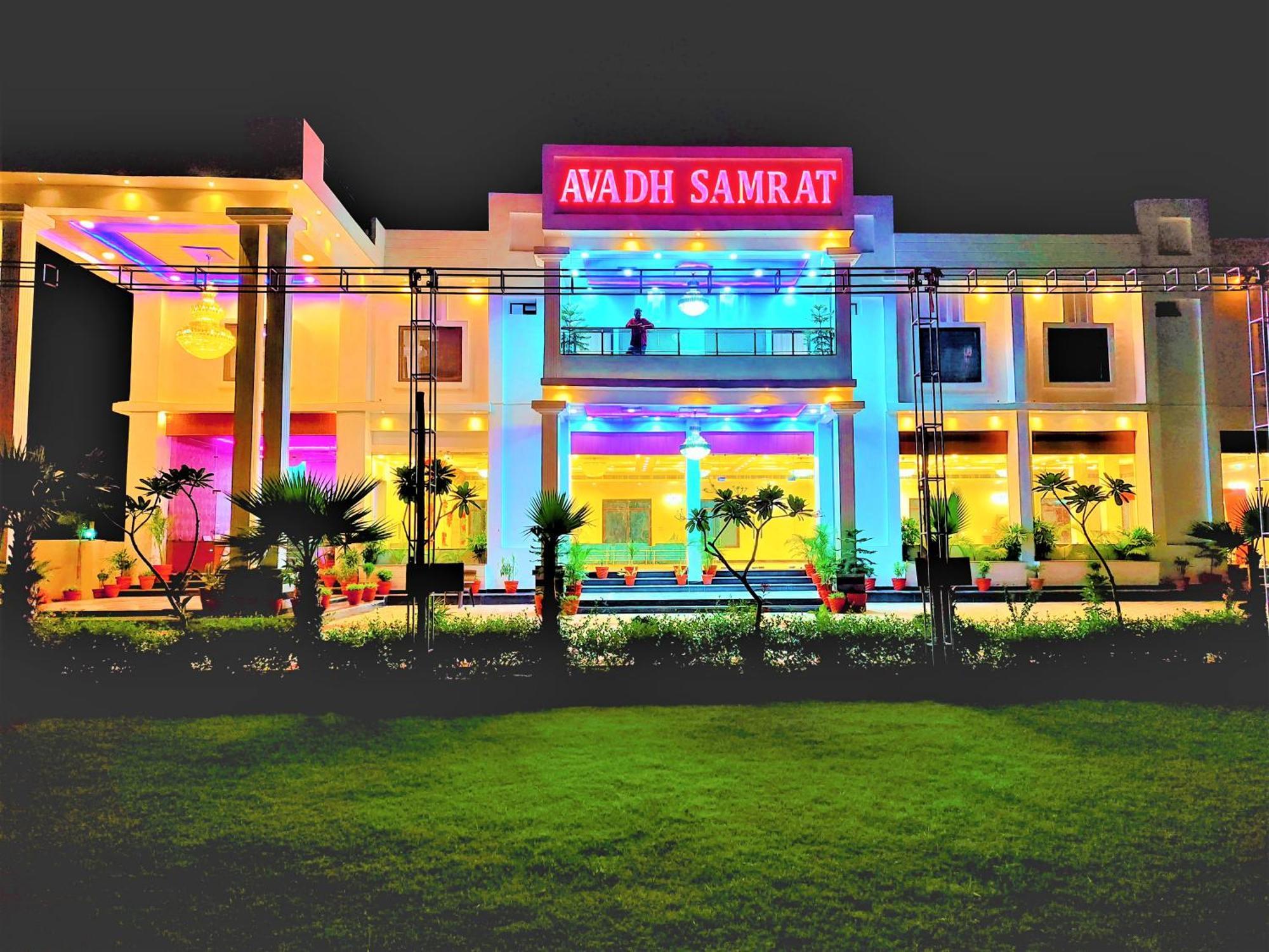 Awadh Samrat Resort Ayodhya Exterior foto